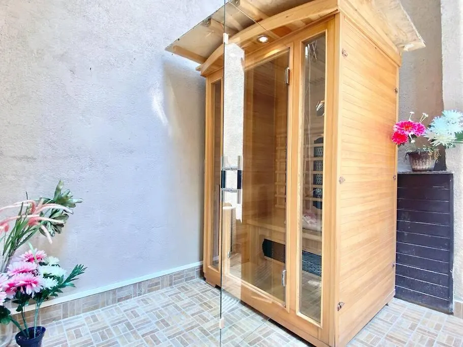 Stay Cool! Apartment With Sauna And Private Garden Budapeşte