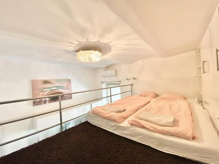 Stay Cool! Apartment With Sauna And Private Garden Budapeşte